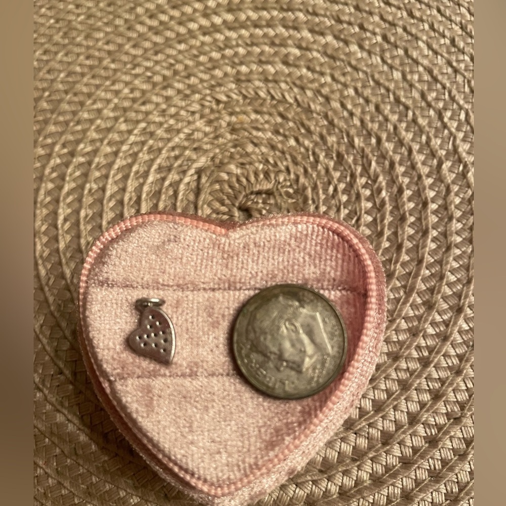 Heart charm. Silver with pave diamonds. - Picture 2 of 4